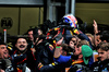 GP AZERBAIJAN, Gara winner Max Verstappen (NLD) Red Bull Racing celebrates in parc ferme with the team. 

21.09.2025. Formula 1 World Championship, Rd 17, Azerbaijan Grand Prix, Baku Street Circuit, Azerbaijan, Gara Day.

 - www.xpbimages.com, EMail: requests@xpbimages.com © Copyright: Rew / XPB Images