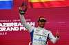 GP AZERBAIJAN, Carlos Sainz (ESP) Atlassian Williams Racing celebrates his third position on the podium.

21.09.2025. Formula 1 World Championship, Rd 17, Azerbaijan Grand Prix, Baku Street Circuit, Azerbaijan, Gara Day.

 - www.xpbimages.com, EMail: requests@xpbimages.com © Copyright: Rew / XPB Images