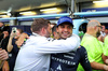 GP AZERBAIJAN, Carlos Sainz (ESP) Atlassian Williams Racing celebrates his third position with the team.

21.09.2025. Formula 1 World Championship, Rd 17, Azerbaijan Grand Prix, Baku Street Circuit, Azerbaijan, Gara Day.

- www.xpbimages.com, EMail: requests@xpbimages.com © Copyright: Bearne / XPB Images