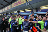 GP AZERBAIJAN, Carlos Sainz (ESP) Atlassian Williams Racing celebrates his third position with the team.

21.09.2025. Formula 1 World Championship, Rd 17, Azerbaijan Grand Prix, Baku Street Circuit, Azerbaijan, Gara Day.

 - www.xpbimages.com, EMail: requests@xpbimages.com © Copyright: Rew / XPB Images