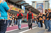 GP AZERBAIJAN, (L to R): Oliver Bearman (GBR) Haas F1 Team e Esteban Ocon (FRA) Haas F1 Team on the drivers' parade.

21.09.2025. Formula 1 World Championship, Rd 17, Azerbaijan Grand Prix, Baku Street Circuit, Azerbaijan, Gara Day.

 - www.xpbimages.com, EMail: requests@xpbimages.com © Copyright: Rew / XPB Images