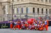 GP AZERBAIJAN, Circuit Atmosfera - marshals trackside.

21.09.2025. Formula 1 World Championship, Rd 17, Azerbaijan Grand Prix, Baku Street Circuit, Azerbaijan, Gara Day.

 - www.xpbimages.com, EMail: requests@xpbimages.com © Copyright: Rew / XPB Images