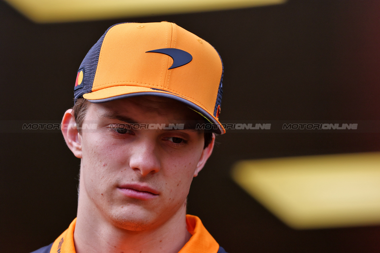 GP AZERBAIJAN, Oscar Piastri (AUS) McLaren.

18.09.2025. Formula 1 World Championship, Rd 17, Azerbaijan Grand Prix, Baku Street Circuit, Azerbaijan, Preparation Day.

- www.xpbimages.com, EMail: requests@xpbimages.com © Copyright: Batchelor / XPB Images