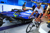 GP AZERBAIJAN, Carlos Sainz (ESP) Atlassian Williams Racing leaves the pits on his bicycle.

18.09.2025. Formula 1 World Championship, Rd 17, Azerbaijan Grand Prix, Baku Street Circuit, Azerbaijan, Preparation Day.

- www.xpbimages.com, EMail: requests@xpbimages.com © Copyright: Batchelor / XPB Images