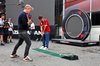 GP AZERBAIJAN, Charles Leclerc (MON) Ferrari plays golf in the paddock with Simon Lazenby (GBR) Sky Sports F1 TV Presenter.

18.09.2025. Formula 1 World Championship, Rd 17, Azerbaijan Grand Prix, Baku Street Circuit, Azerbaijan, Preparation Day.

 - www.xpbimages.com, EMail: requests@xpbimages.com © Copyright: Rew / XPB Images