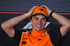 GP AZERBAIJAN, Oscar Piastri (AUS) McLaren in the FIA Press Conference.

18.09.2025. Formula 1 World Championship, Rd 17, Azerbaijan Grand Prix, Baku Street Circuit, Azerbaijan, Preparation Day.

 - www.xpbimages.com, EMail: requests@xpbimages.com © Copyright: Rew / XPB Images