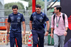 GP AZERBAIJAN, (L to R): Carlos Sainz (ESP) Atlassian Williams Racing with Pierluigi (Gigi) Della Bona (ITA) Atlassian Williams Racing Performance Coach; e Carlos Onoro Sainz (ESP) Driver Manager.

18.09.2025. Formula 1 World Championship, Rd 17, Azerbaijan Grand Prix, Baku Street Circuit, Azerbaijan, Preparation Day.

- www.xpbimages.com, EMail: requests@xpbimages.com © Copyright: Bearne / XPB Images