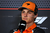 GP AZERBAIJAN, Oscar Piastri (AUS) McLaren in the FIA Press Conference.

18.09.2025. Formula 1 World Championship, Rd 17, Azerbaijan Grand Prix, Baku Street Circuit, Azerbaijan, Preparation Day.

 - www.xpbimages.com, EMail: requests@xpbimages.com © Copyright: Rew / XPB Images