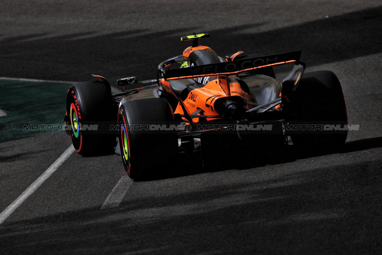 GP AZERBAIJAN, Lando Norris (GBR) McLaren MCL39.

20.09.2025. Formula 1 World Championship, Rd 17, Azerbaijan Grand Prix, Baku Street Circuit, Azerbaijan, Qualifiche Day.

- www.xpbimages.com, EMail: requests@xpbimages.com © Copyright: Charniaux / XPB Images