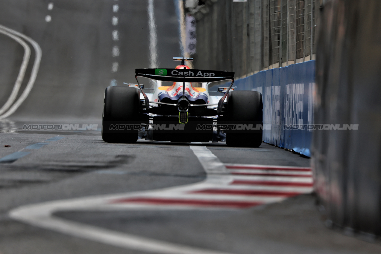 GP AZERBAIJAN, Isack Hadjar (FRA) Racing Bulls VCARB 02.

20.09.2025. Formula 1 World Championship, Rd 17, Azerbaijan Grand Prix, Baku Street Circuit, Azerbaijan, Qualifiche Day.

 - www.xpbimages.com, EMail: requests@xpbimages.com © Copyright: Rew / XPB Images