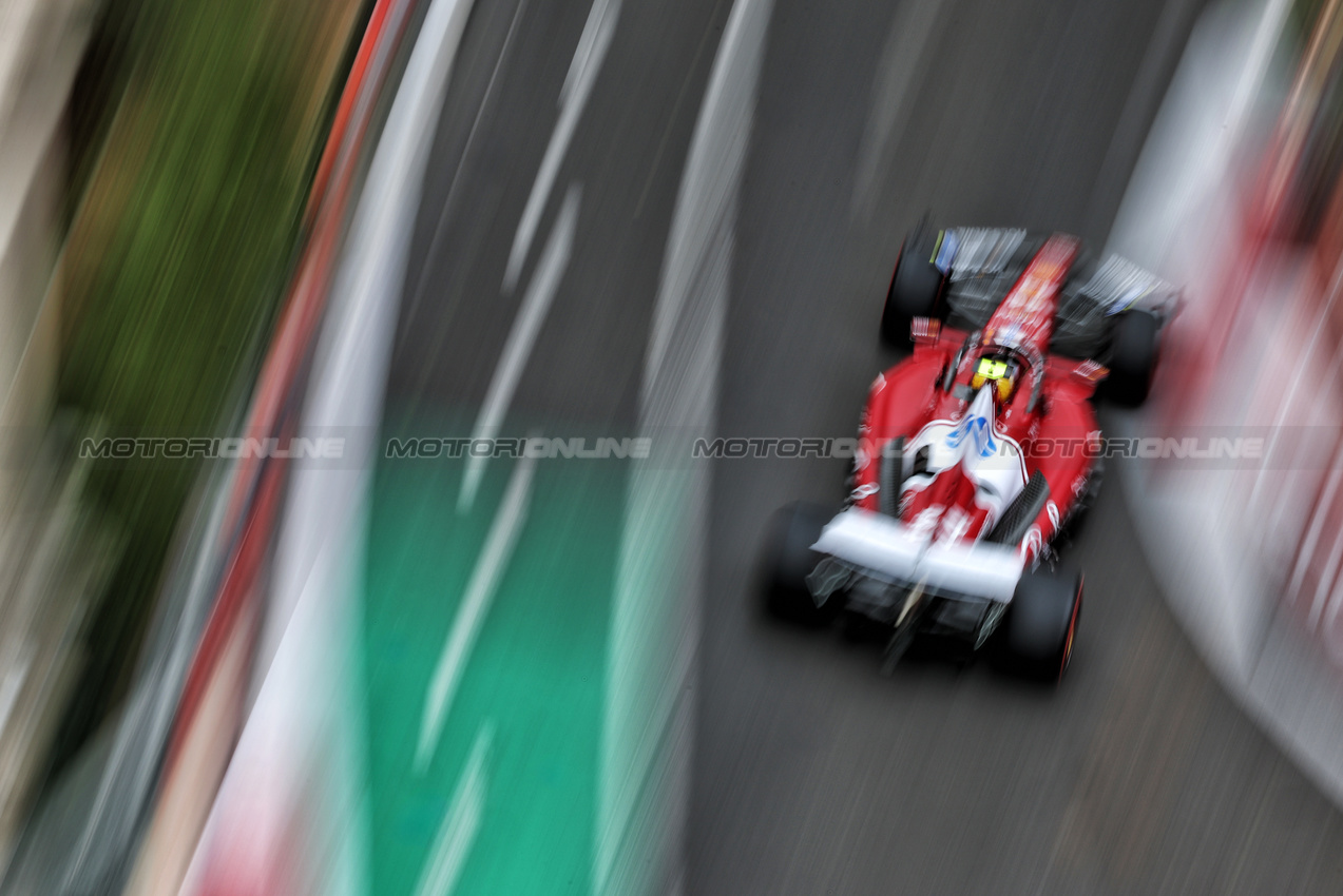 GP AZERBAIJAN, Lewis Hamilton (GBR) Ferrari SF-25.

20.09.2025. Formula 1 World Championship, Rd 17, Azerbaijan Grand Prix, Baku Street Circuit, Azerbaijan, Qualifiche Day.

- www.xpbimages.com, EMail: requests@xpbimages.com © Copyright: Charniaux / XPB Images