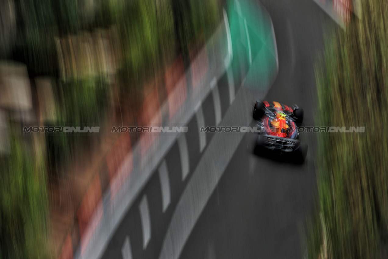 GP AZERBAIJAN, Yuki Tsunoda (JPN) Red Bull Racing RB21.

20.09.2025. Formula 1 World Championship, Rd 17, Azerbaijan Grand Prix, Baku Street Circuit, Azerbaijan, Qualifiche Day.

- www.xpbimages.com, EMail: requests@xpbimages.com © Copyright: Charniaux / XPB Images