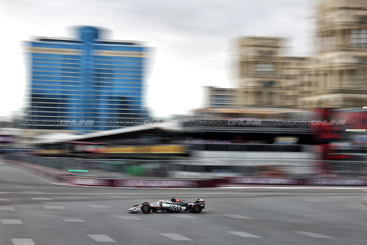 GP AZERBAIJAN, Oliver Bearman (GBR) Haas VF-25.

20.09.2025. Formula 1 World Championship, Rd 17, Azerbaijan Grand Prix, Baku Street Circuit, Azerbaijan, Qualifiche Day.

- www.xpbimages.com, EMail: requests@xpbimages.com © Copyright: Bearne / XPB Images