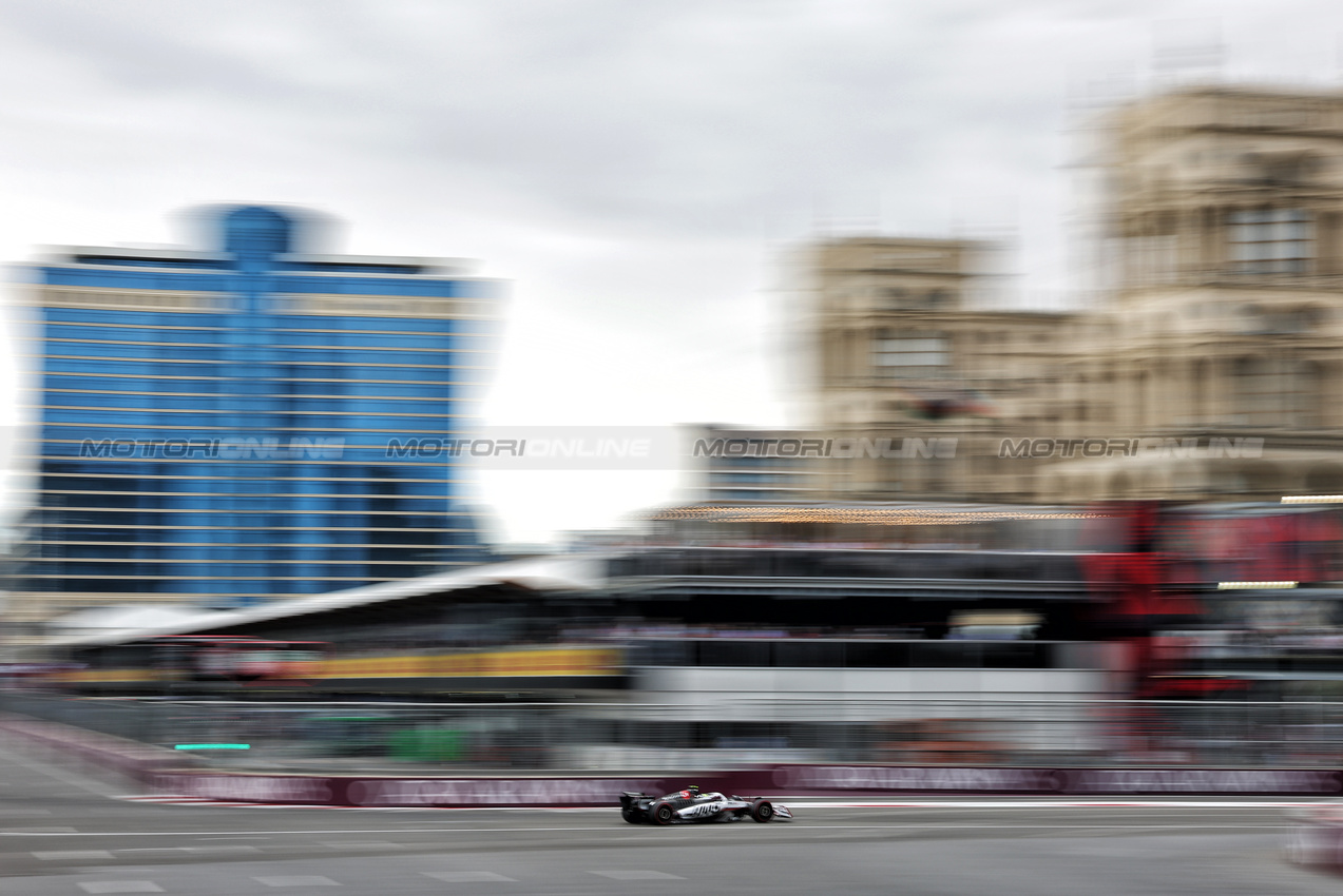 GP AZERBAIJAN, Oliver Bearman (GBR) Haas VF-25.

20.09.2025. Formula 1 World Championship, Rd 17, Azerbaijan Grand Prix, Baku Street Circuit, Azerbaijan, Qualifiche Day.

- www.xpbimages.com, EMail: requests@xpbimages.com © Copyright: Bearne / XPB Images