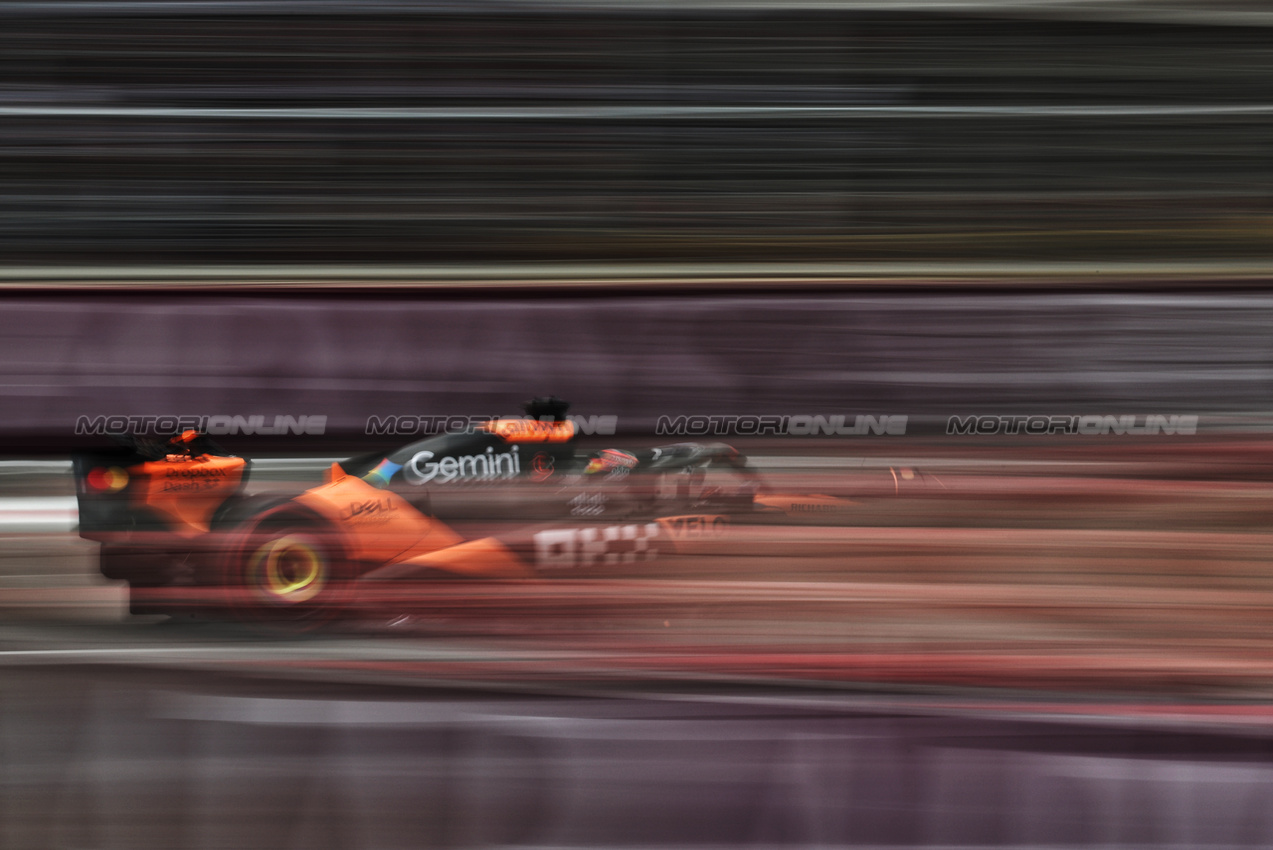 GP AZERBAIJAN, Oscar Piastri (AUS) McLaren MCL39.

20.09.2025. Formula 1 World Championship, Rd 17, Azerbaijan Grand Prix, Baku Street Circuit, Azerbaijan, Qualifiche Day.

- www.xpbimages.com, EMail: requests@xpbimages.com © Copyright: Bearne / XPB Images