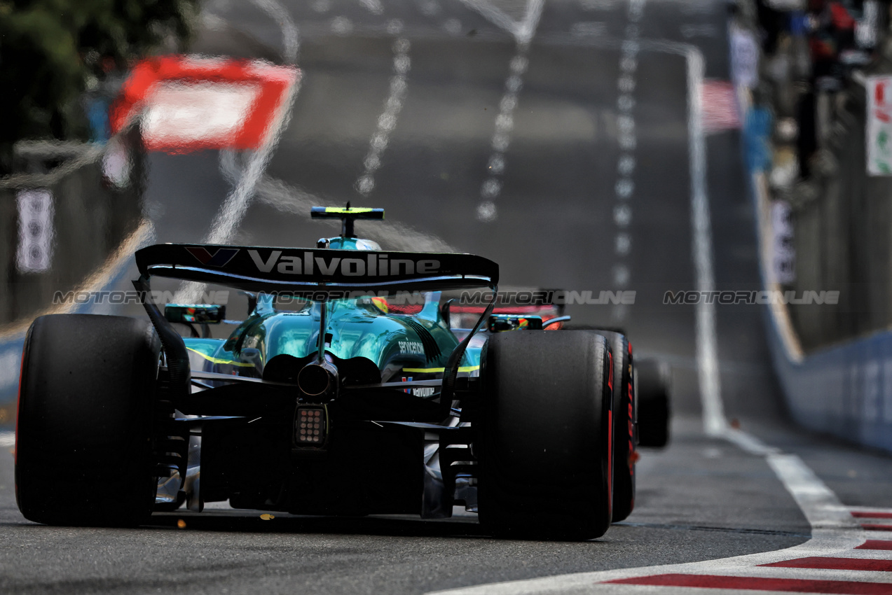 GP AZERBAIJAN, Fernando Alonso (ESP) Aston Martin F1 Team AMR25.

20.09.2025. Formula 1 World Championship, Rd 17, Azerbaijan Grand Prix, Baku Street Circuit, Azerbaijan, Qualifiche Day.

 - www.xpbimages.com, EMail: requests@xpbimages.com © Copyright: Rew / XPB Images