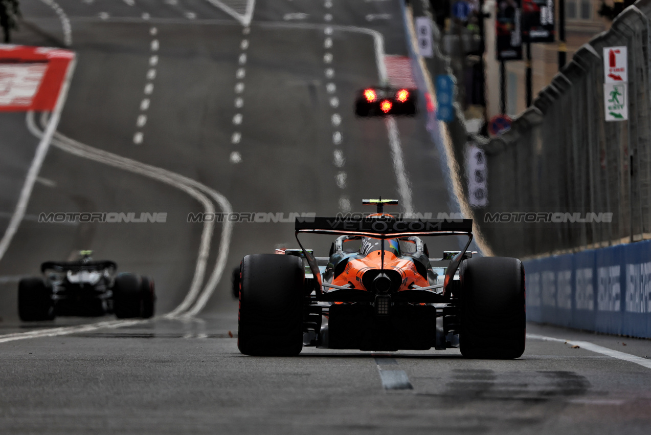 GP AZERBAIJAN, Lando Norris (GBR) McLaren MCL39.

20.09.2025. Formula 1 World Championship, Rd 17, Azerbaijan Grand Prix, Baku Street Circuit, Azerbaijan, Qualifiche Day.

 - www.xpbimages.com, EMail: requests@xpbimages.com © Copyright: Rew / XPB Images
