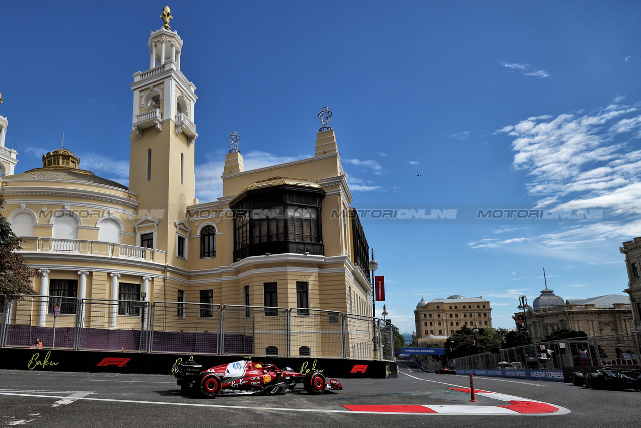 GP AZERBAIJAN, Lewis Hamilton (GBR) Ferrari SF-25.

20.09.2025. Formula 1 World Championship, Rd 17, Azerbaijan Grand Prix, Baku Street Circuit, Azerbaijan, Qualifiche Day.

 - www.xpbimages.com, EMail: requests@xpbimages.com © Copyright: Rew / XPB Images