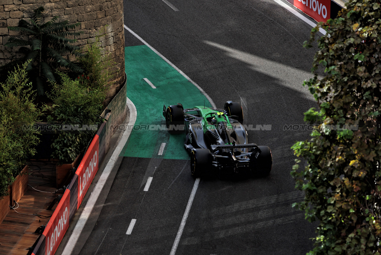 GP AZERBAIJAN, Gabriel Bortoleto (BRA) Sauber C45.

20.09.2025. Formula 1 World Championship, Rd 17, Azerbaijan Grand Prix, Baku Street Circuit, Azerbaijan, Qualifiche Day.

 - www.xpbimages.com, EMail: requests@xpbimages.com © Copyright: Rew / XPB Images