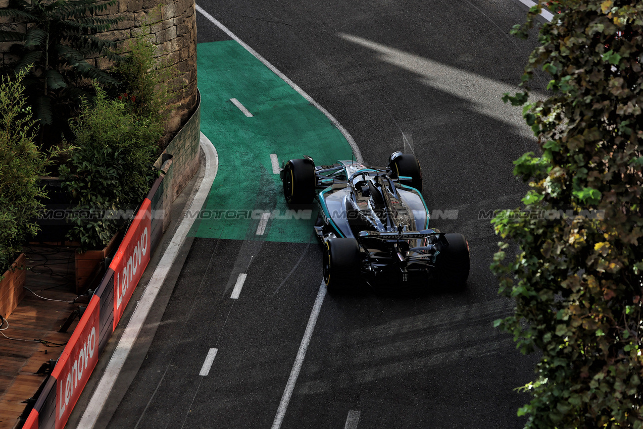 GP AZERBAIJAN, George Russell (GBR) Mercedes AMG F1 W16.

20.09.2025. Formula 1 World Championship, Rd 17, Azerbaijan Grand Prix, Baku Street Circuit, Azerbaijan, Qualifiche Day.

 - www.xpbimages.com, EMail: requests@xpbimages.com © Copyright: Rew / XPB Images