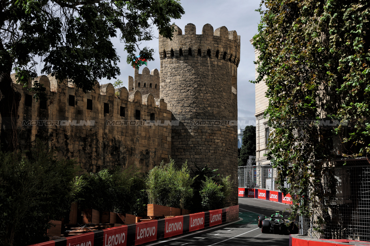 GP AZERBAIJAN, Gabriel Bortoleto (BRA) Sauber C45.

20.09.2025. Formula 1 World Championship, Rd 17, Azerbaijan Grand Prix, Baku Street Circuit, Azerbaijan, Qualifiche Day.

- www.xpbimages.com, EMail: requests@xpbimages.com © Copyright: Charniaux / XPB Images