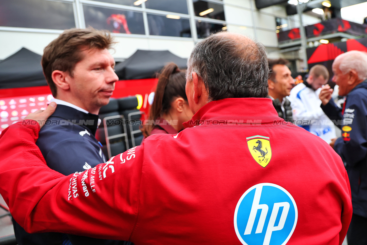 GP AZERBAIJAN, Frederic Vasseur (FRA) Ferrari Team Principal with James Vowles (GBR) Atlassian Williams Racing Team Principal.

20.09.2025. Formula 1 World Championship, Rd 17, Azerbaijan Grand Prix, Baku Street Circuit, Azerbaijan, Qualifiche Day.

- www.xpbimages.com, EMail: requests@xpbimages.com © Copyright: Batchelor / XPB Images