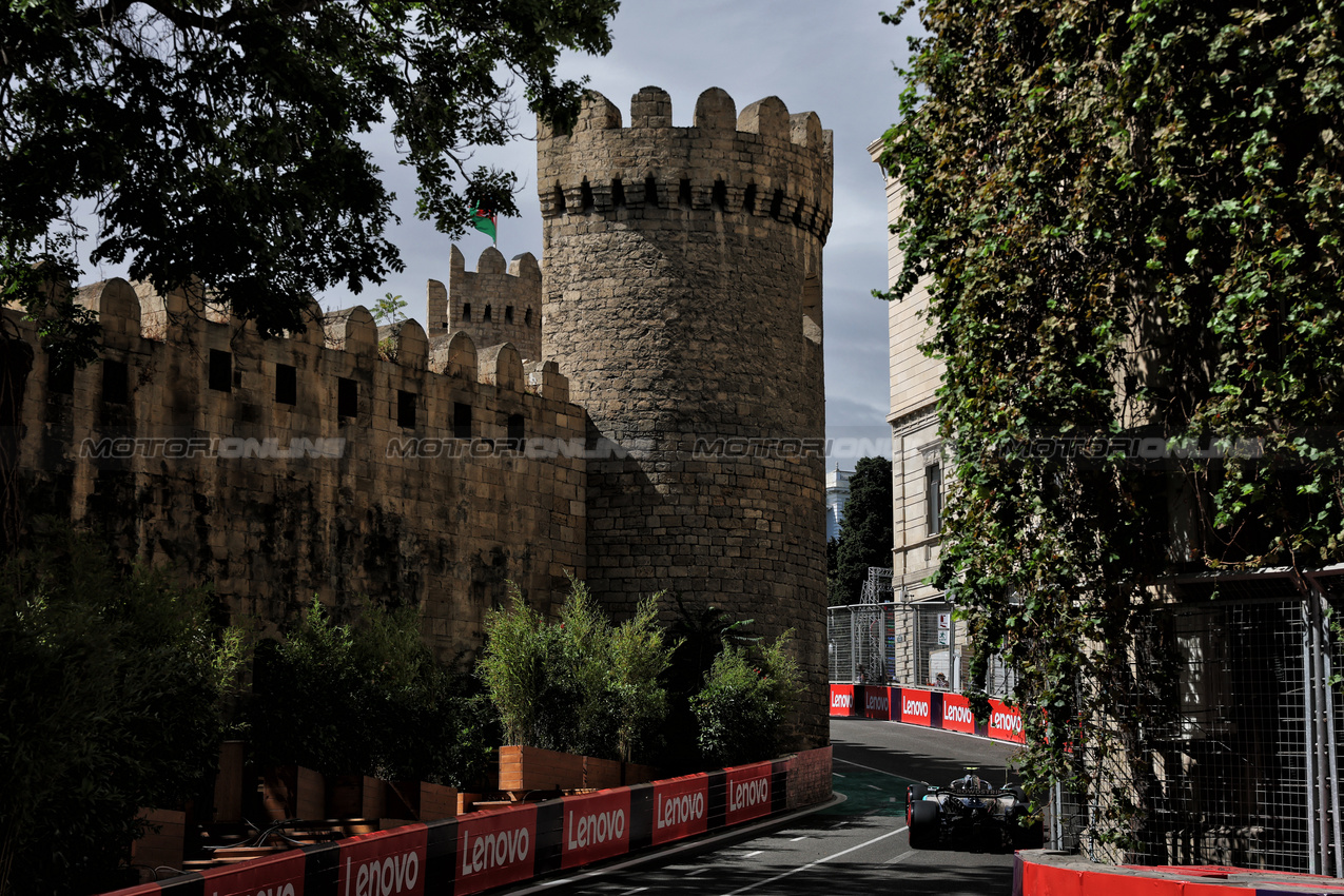 GP AZERBAIJAN, Andrea Kimi Antonelli (ITA) Mercedes AMG F1 W16.

20.09.2025. Formula 1 World Championship, Rd 17, Azerbaijan Grand Prix, Baku Street Circuit, Azerbaijan, Qualifiche Day.

- www.xpbimages.com, EMail: requests@xpbimages.com © Copyright: Charniaux / XPB Images