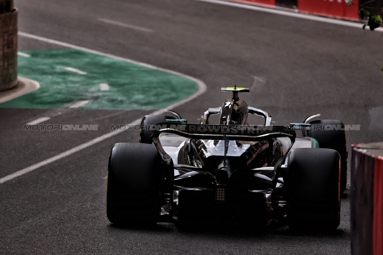 GP AZERBAIJAN, Andrea Kimi Antonelli (ITA) Mercedes AMG F1 W16.

20.09.2025. Formula 1 World Championship, Rd 17, Azerbaijan Grand Prix, Baku Street Circuit, Azerbaijan, Qualifiche Day.

 - www.xpbimages.com, EMail: requests@xpbimages.com © Copyright: Rew / XPB Images