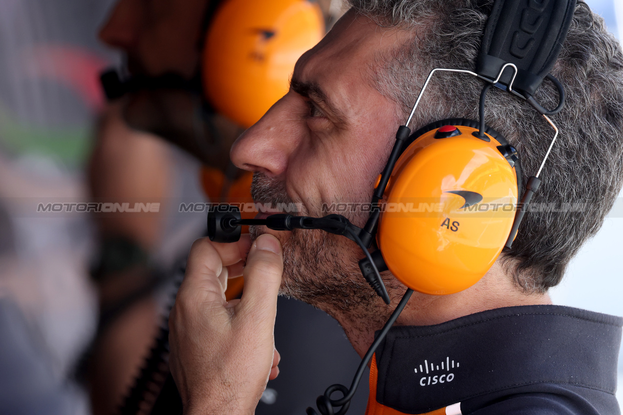 GP AZERBAIJAN, Andrea Stella (ITA) McLaren Team Principal.

20.09.2025. Formula 1 World Championship, Rd 17, Azerbaijan Grand Prix, Baku Street Circuit, Azerbaijan, Qualifiche Day.

 - www.xpbimages.com, EMail: requests@xpbimages.com © Copyright: Coates / XPB Images