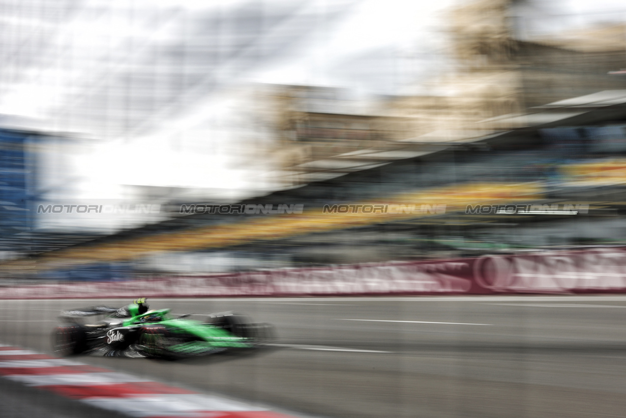 GP AZERBAIJAN, Gabriel Bortoleto (BRA) Sauber C45.

20.09.2025. Formula 1 World Championship, Rd 17, Azerbaijan Grand Prix, Baku Street Circuit, Azerbaijan, Qualifiche Day.

- www.xpbimages.com, EMail: requests@xpbimages.com © Copyright: Bearne / XPB Images