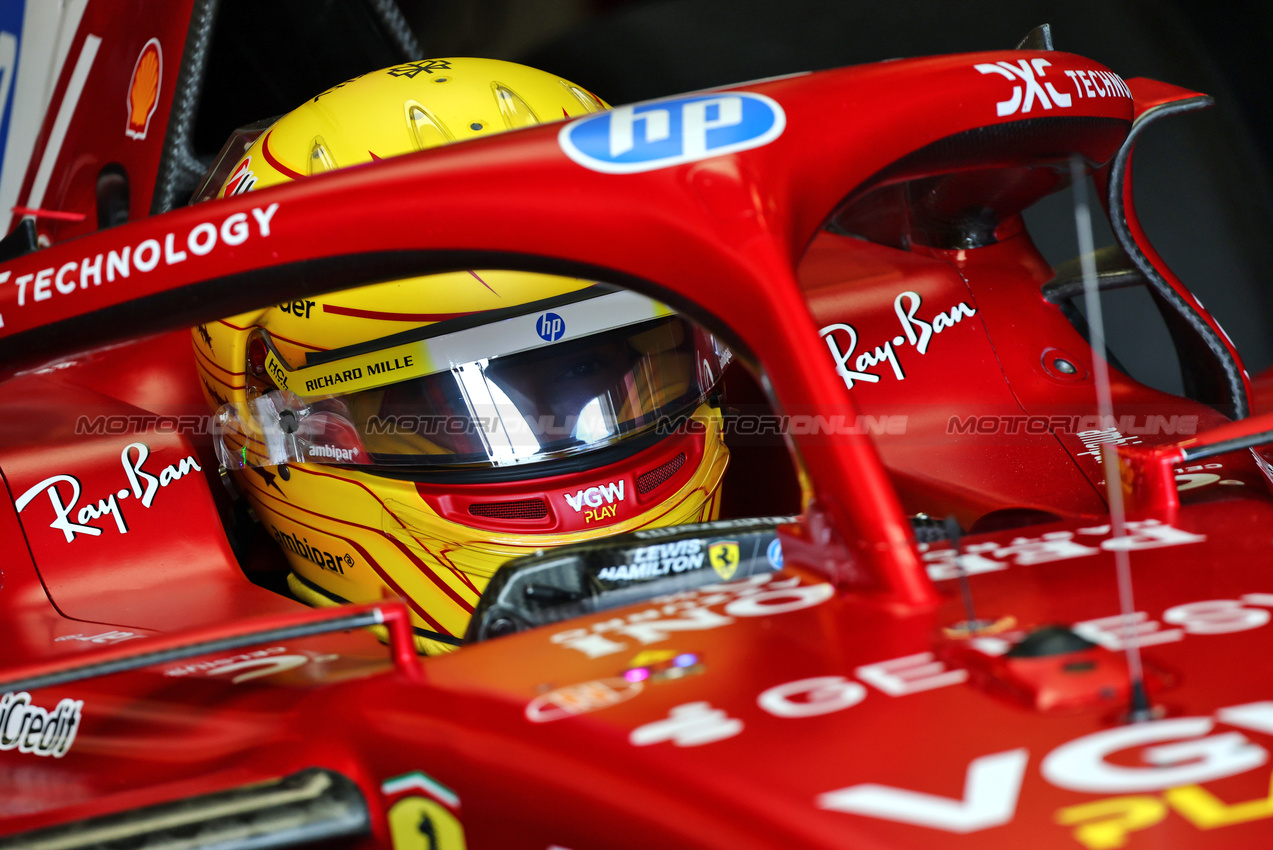 GP AZERBAIJAN, Lewis Hamilton (GBR) Ferrari SF-25 leaves the pits.

20.09.2025. Formula 1 World Championship, Rd 17, Azerbaijan Grand Prix, Baku Street Circuit, Azerbaijan, Qualifiche Day.

- www.xpbimages.com, EMail: requests@xpbimages.com © Copyright: Batchelor / XPB Images