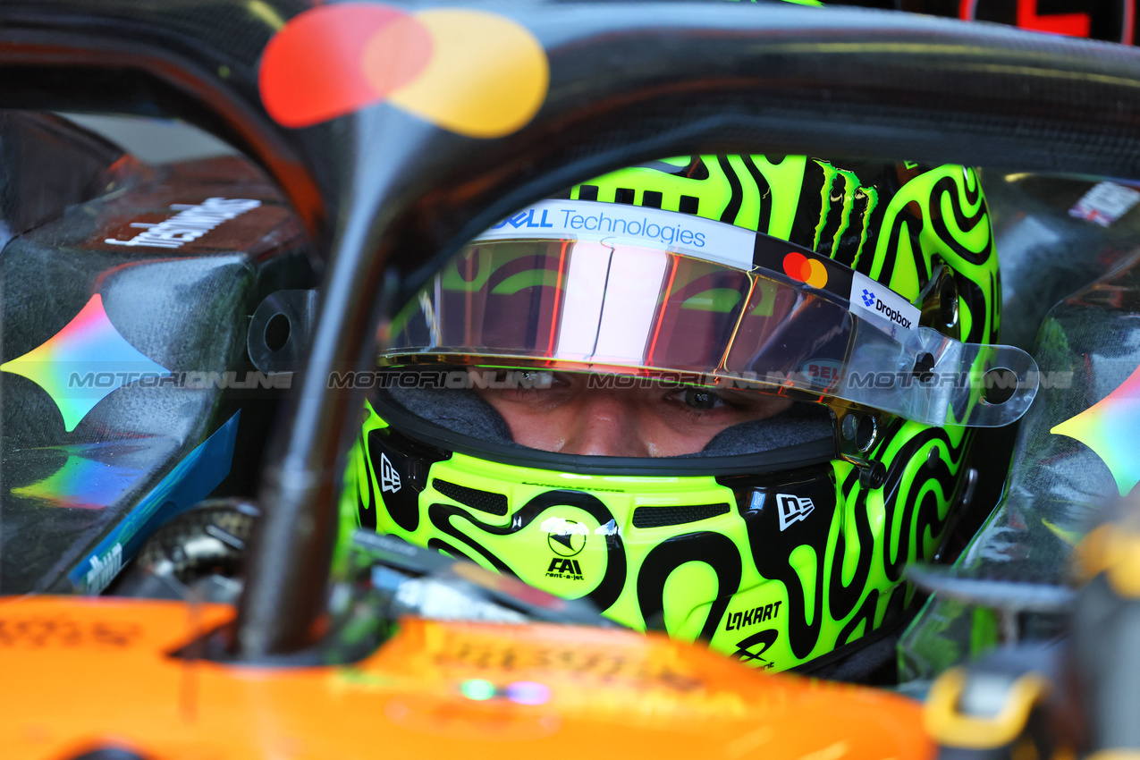 GP AZERBAIJAN, Lando Norris (GBR) McLaren MCL39.

20.09.2025. Formula 1 World Championship, Rd 17, Azerbaijan Grand Prix, Baku Street Circuit, Azerbaijan, Qualifiche Day.

- www.xpbimages.com, EMail: requests@xpbimages.com © Copyright: Batchelor / XPB Images