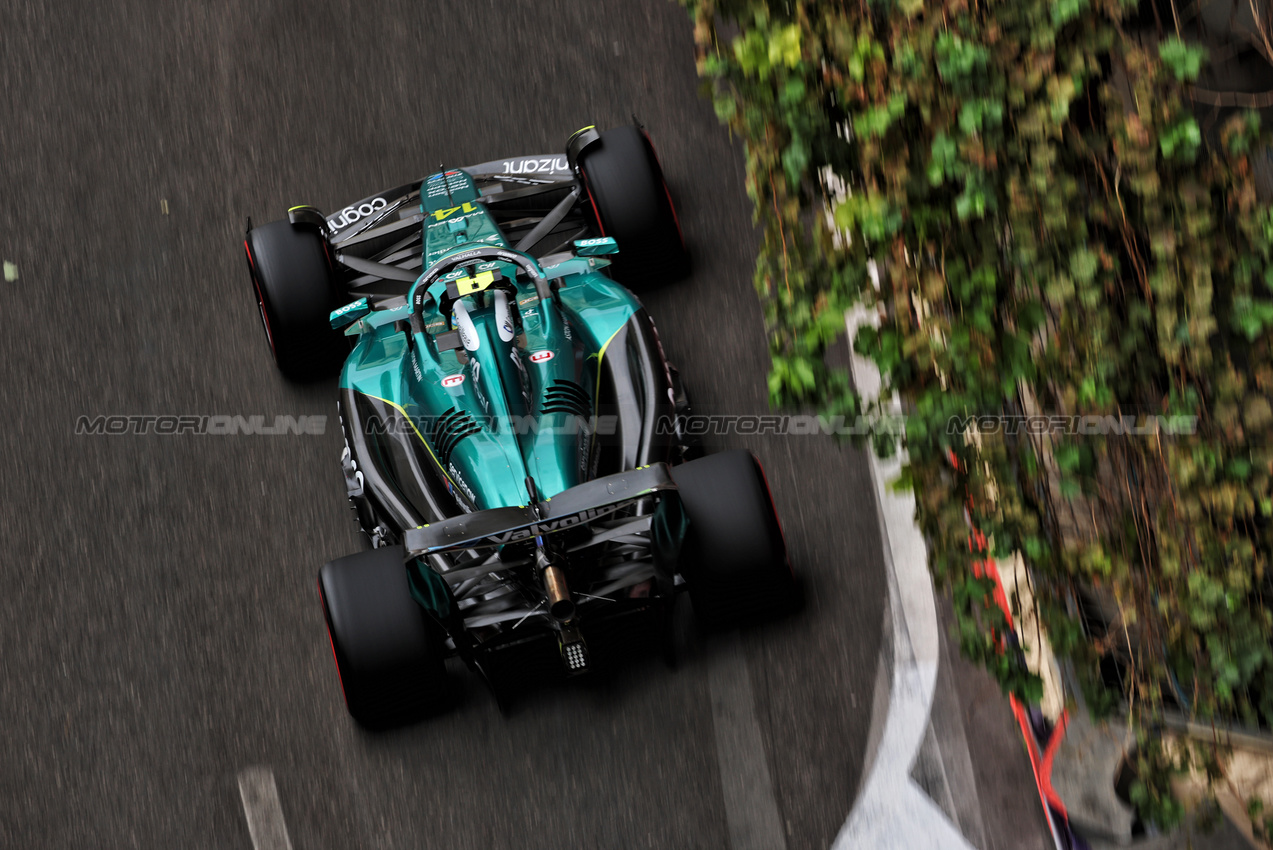 GP AZERBAIJAN, Fernando Alonso (ESP) Aston Martin F1 Team AMR25.

20.09.2025. Formula 1 World Championship, Rd 17, Azerbaijan Grand Prix, Baku Street Circuit, Azerbaijan, Qualifiche Day.

- www.xpbimages.com, EMail: requests@xpbimages.com © Copyright: Charniaux / XPB Images