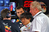 GP AZERBAIJAN, Yuki Tsunoda (JPN) Red Bull Racing e Dr Helmut Marko (AUT) Red Bull Motorsport Consultant.

20.09.2025. Formula 1 World Championship, Rd 17, Azerbaijan Grand Prix, Baku Street Circuit, Azerbaijan, Qualifiche Day.

- www.xpbimages.com, EMail: requests@xpbimages.com © Copyright: Batchelor / XPB Images