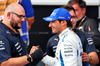 GP AZERBAIJAN, Carlos Sainz (ESP) Atlassian Williams Racing celebrates his second position in qualifying parc ferme with the team.

20.09.2025. Formula 1 World Championship, Rd 17, Azerbaijan Grand Prix, Baku Street Circuit, Azerbaijan, Qualifiche Day.

- www.xpbimages.com, EMail: requests@xpbimages.com © Copyright: Batchelor / XPB Images