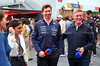 GP AZERBAIJAN, James Vowles (GBR) Atlassian Williams Racing Team Principal with Simon Lazenby (GBR) Sky Sports F1 TV Presenter (Right) e Jamie Chadwick (GBR) Atlassian Williams Racing Development Driver (Left).

20.09.2025. Formula 1 World Championship, Rd 17, Azerbaijan Grand Prix, Baku Street Circuit, Azerbaijan, Qualifiche Day.

- www.xpbimages.com, EMail: requests@xpbimages.com © Copyright: Batchelor / XPB Images