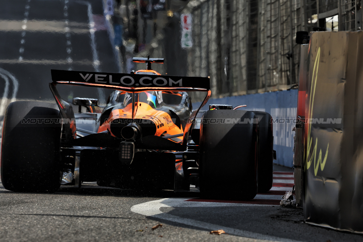 GP AZERBAIJAN, Oscar Piastri (AUS) McLaren MCL39.

19.09.2025. Formula 1 World Championship, Rd 17, Azerbaijan Grand Prix, Baku Street Circuit, Azerbaijan, Practice Day.

- www.xpbimages.com, EMail: requests@xpbimages.com © Copyright: Bearne / XPB Images