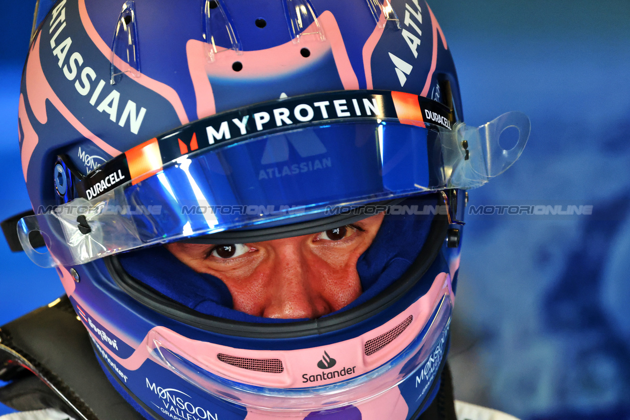 GP AZERBAIJAN, Alexander Albon (THA) Atlassian Williams Racing.

19.09.2025. Formula 1 World Championship, Rd 17, Azerbaijan Grand Prix, Baku Street Circuit, Azerbaijan, Practice Day.

- www.xpbimages.com, EMail: requests@xpbimages.com © Copyright: Batchelor / XPB Images