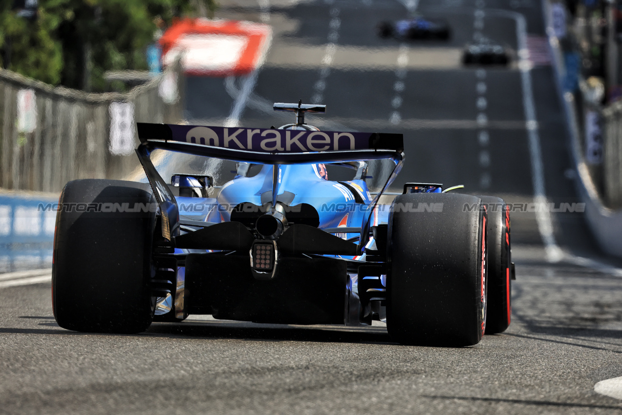 GP AZERBAIJAN, Alexander Albon (THA) Atlassian Williams Racing FW47.

19.09.2025. Formula 1 World Championship, Rd 17, Azerbaijan Grand Prix, Baku Street Circuit, Azerbaijan, Practice Day.

- www.xpbimages.com, EMail: requests@xpbimages.com © Copyright: Bearne / XPB Images