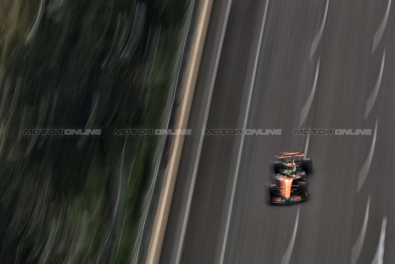 GP AZERBAIJAN, Lando Norris (GBR) McLaren MCL39.

19.09.2025. Formula 1 World Championship, Rd 17, Azerbaijan Grand Prix, Baku Street Circuit, Azerbaijan, Practice Day.

- www.xpbimages.com, EMail: requests@xpbimages.com © Copyright: Bearne / XPB Images