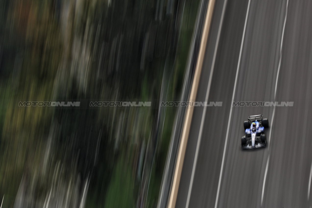 GP AZERBAIJAN, Carlos Sainz (ESP) Atlassian Williams Racing FW47.

19.09.2025. Formula 1 World Championship, Rd 17, Azerbaijan Grand Prix, Baku Street Circuit, Azerbaijan, Practice Day.

- www.xpbimages.com, EMail: requests@xpbimages.com © Copyright: Bearne / XPB Images
