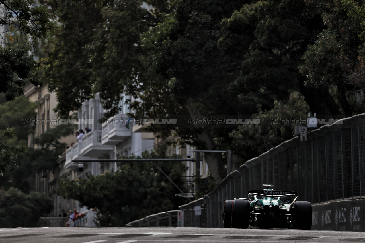 GP AZERBAIJAN, Lance Stroll (CDN) Aston Martin F1 Team AMR25.

19.09.2025. Formula 1 World Championship, Rd 17, Azerbaijan Grand Prix, Baku Street Circuit, Azerbaijan, Practice Day.

- www.xpbimages.com, EMail: requests@xpbimages.com © Copyright: Charniaux / XPB Images