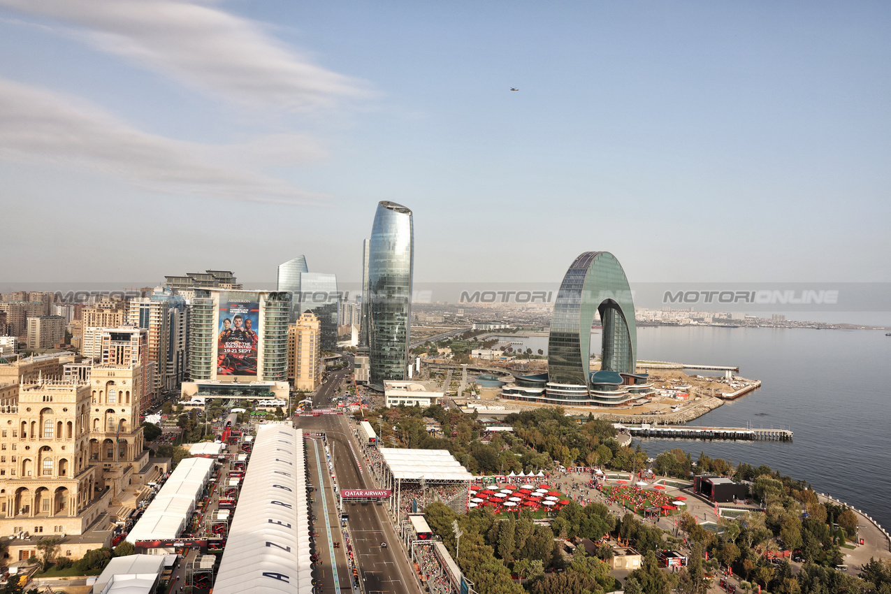 GP AZERBAIJAN, Oliver Bearman (GBR) Haas VF-25.

19.09.2025. Formula 1 World Championship, Rd 17, Azerbaijan Grand Prix, Baku Street Circuit, Azerbaijan, Practice Day.

- www.xpbimages.com, EMail: requests@xpbimages.com © Copyright: Bearne / XPB Images