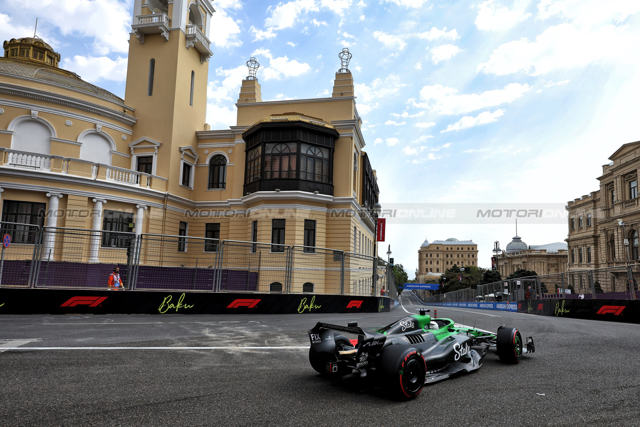 GP AZERBAIJAN, Nico Hulkenberg (GER) Sauber C45.

19.09.2025. Formula 1 World Championship, Rd 17, Azerbaijan Grand Prix, Baku Street Circuit, Azerbaijan, Practice Day.

- www.xpbimages.com, EMail: requests@xpbimages.com © Copyright: Bearne / XPB Images