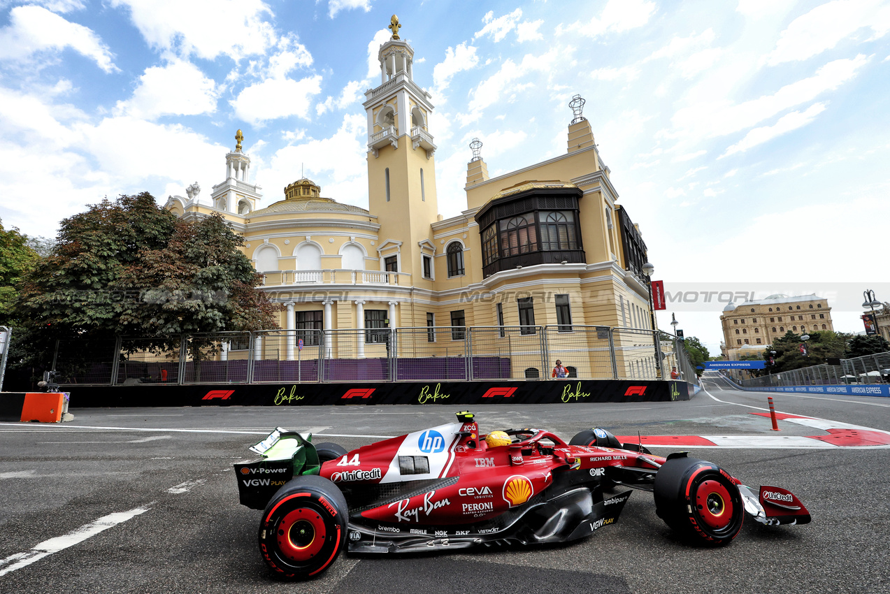 GP AZERBAIJAN, Lewis Hamilton (GBR) Ferrari SF-25.

19.09.2025. Formula 1 World Championship, Rd 17, Azerbaijan Grand Prix, Baku Street Circuit, Azerbaijan, Practice Day.

- www.xpbimages.com, EMail: requests@xpbimages.com © Copyright: Bearne / XPB Images