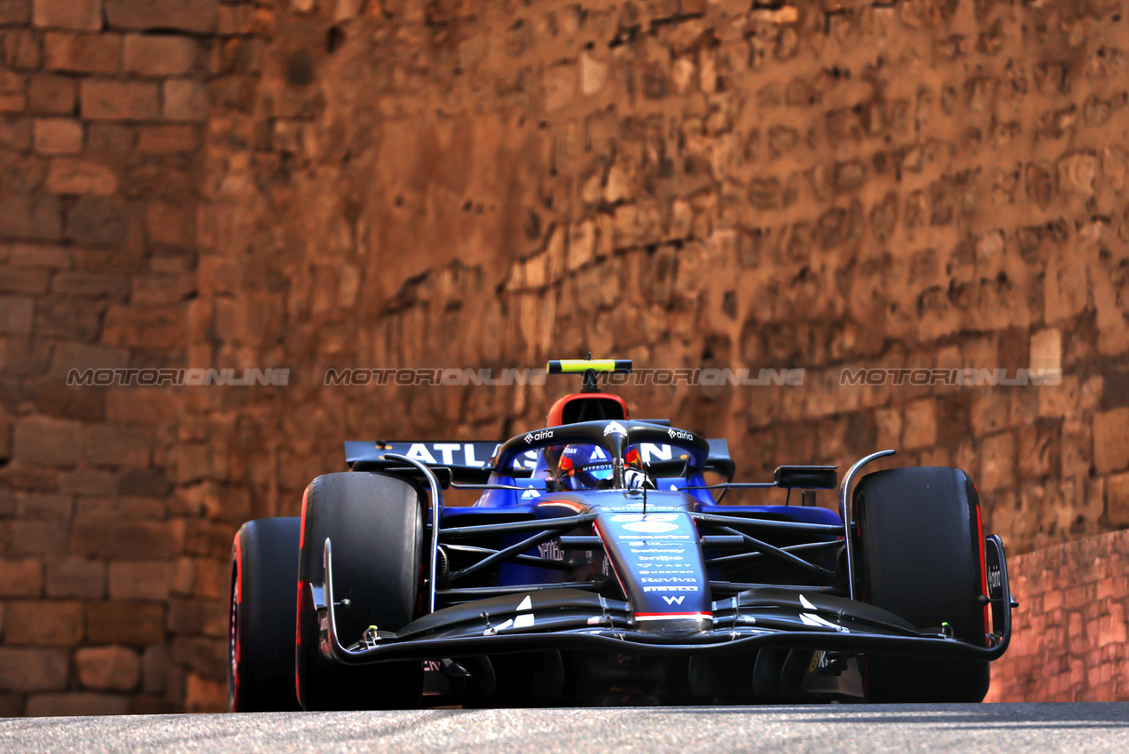 GP AZERBAIJAN, Carlos Sainz (ESP) Atlassian Williams Racing FW47.

19.09.2025. Formula 1 World Championship, Rd 17, Azerbaijan Grand Prix, Baku Street Circuit, Azerbaijan, Practice Day.

 - www.xpbimages.com, EMail: requests@xpbimages.com © Copyright: Rew / XPB Images