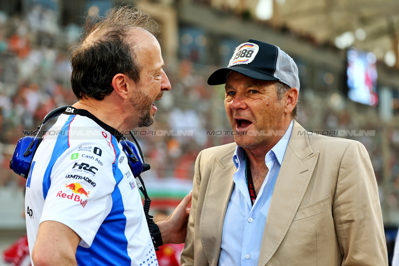 GP BAHRAIN, (L to R): Peter Bayer (AUT) Racing Bulls Chief Executive Officer with Gerhard Berger (AUT) on the grid.

13.04.2025. Formula 1 World Championship, Rd 4, Bahrain Grand Prix, Sakhir, Bahrain, Gara Day.

- www.xpbimages.com, EMail: requests@xpbimages.com © Copyright: Batchelor / XPB Images