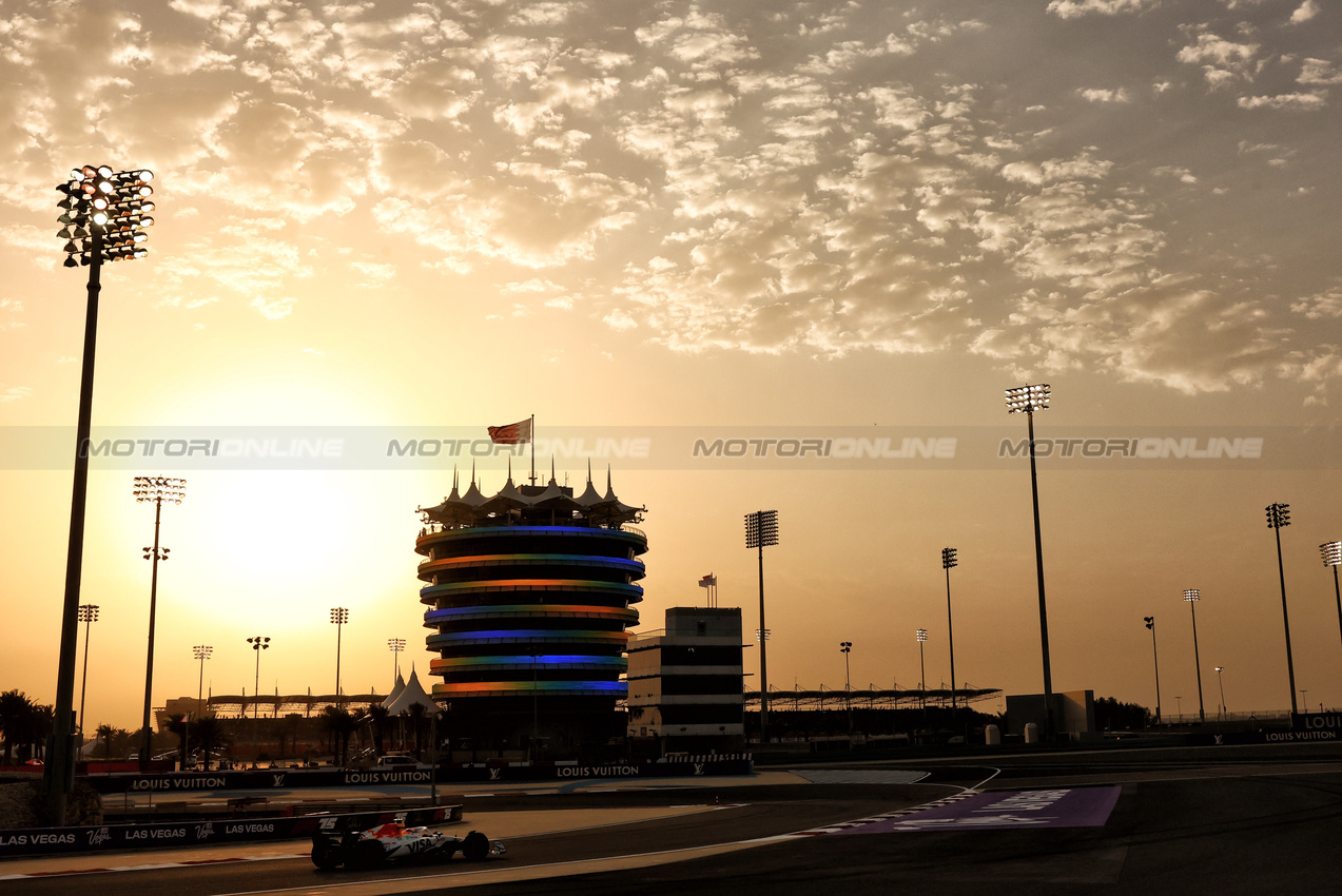 GP BAHRAIN, Liam Lawson (NZL) Racing Bulls VCARB 02.

13.04.2025. Formula 1 World Championship, Rd 4, Bahrain Grand Prix, Sakhir, Bahrain, Gara Day.

- www.xpbimages.com, EMail: requests@xpbimages.com © Copyright: Charniaux / XPB Images