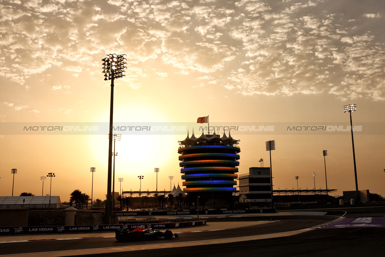 GP BAHRAIN, Yuki Tsunoda (JPN) Red Bull Racing RB21.

13.04.2025. Formula 1 World Championship, Rd 4, Bahrain Grand Prix, Sakhir, Bahrain, Gara Day.

- www.xpbimages.com, EMail: requests@xpbimages.com © Copyright: Charniaux / XPB Images
