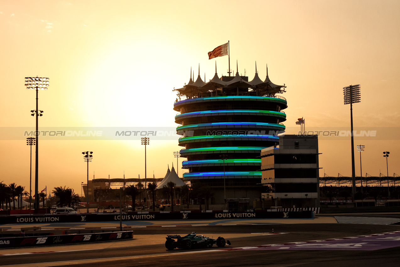 GP BAHRAIN, Lance Stroll (CDN) Aston Martin F1 Team AMR25.

13.04.2025. Formula 1 World Championship, Rd 4, Bahrain Grand Prix, Sakhir, Bahrain, Gara Day.

- www.xpbimages.com, EMail: requests@xpbimages.com © Copyright: Charniaux / XPB Images